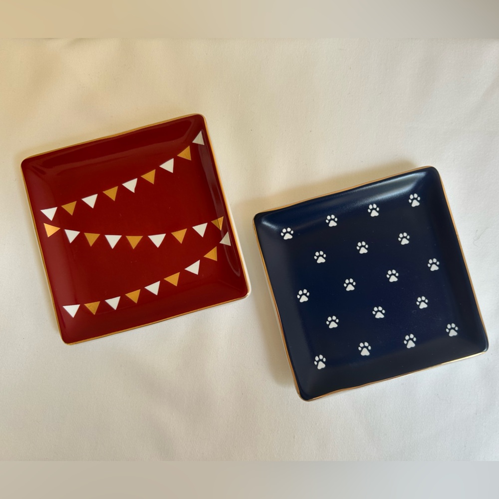 🔥❤️ FREE w / Purchase catch all trays set of 2 blue and red